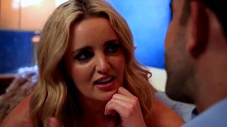 Зрелая проститутка трахается с постоянным клиентом