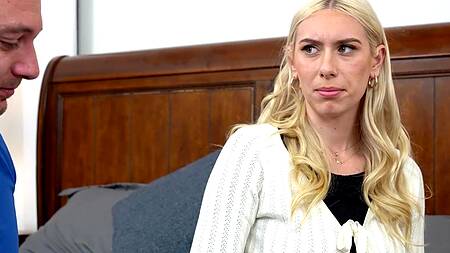 Блондинке понравилось трахаться с отчимом и принимать сперму на лицо