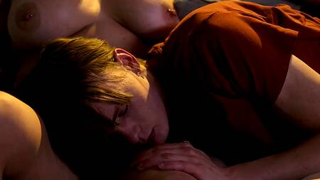 Трахнул жаркую мачеха с сочным телом и больше не страдает