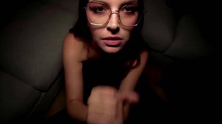 Шла к подруге, но занялась сексом за деньги с пикапером