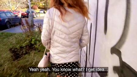 Рыжая девушка ебется за деньги, а её парень становится куколдом