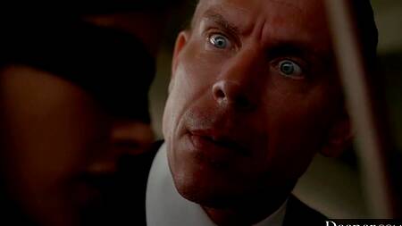 Жесткий секс с музыканткой ради её мотивации