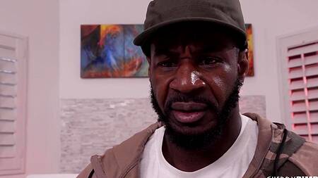 Кукла превратилась в реальную девушку и подарила негру секс