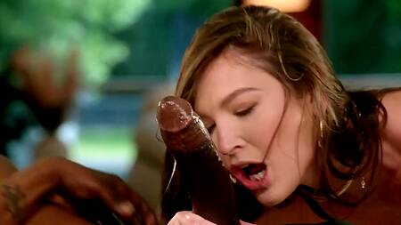 Первый межрасовый секс дарит Katrina Colt сильный оргазм