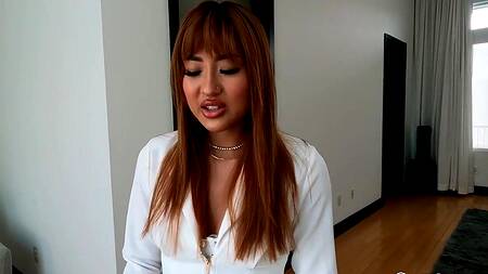 Фантазии о сексе с азиаткой Mina Luxx воплощаются в реальность