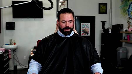 Новая парикмахерша просто класс и ебется она шикарно