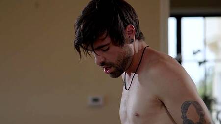 Увидела как друг нюхает трусы и предложила секс