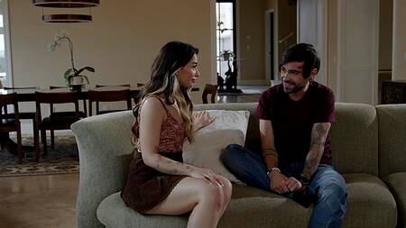 Увидела как друг нюхает трусы и предложила секс