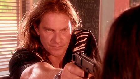 Позавтракал в забегаловке и трахнул страстную официантку