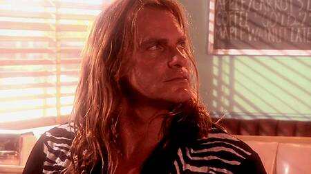 Позавтракал в забегаловке и трахнул страстную официантку