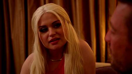 Пилот после рейса ебет шлюху в гостинице