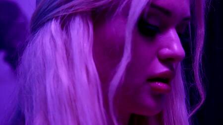 Пилот после рейса ебет шлюху в гостинице