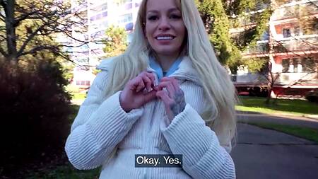 От демонстрации сисек на улице до секса за деньги