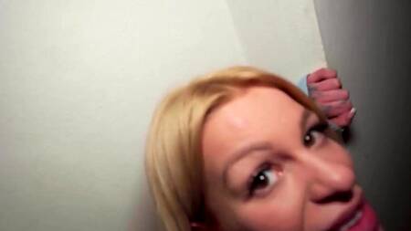 От демонстрации сисек на улице до секса за деньги