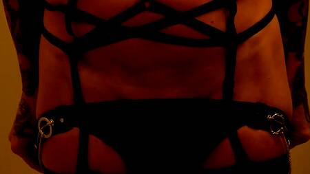 Платит деньги за секс татуированной шлюхе Sarah Jessie