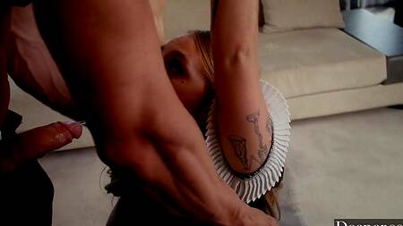 Покорная Angel Youngs отдается миллионеру