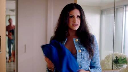 Зрелка Penny Barber прыгает на большом члене молодого парня