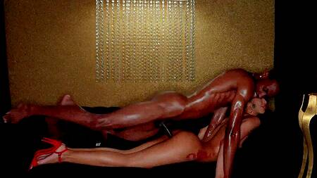 Азиатка Lia Lin отвергает других мужчин, ей нужен негр с большим хуем