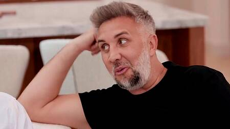 Зрелая брюнетка соблазнила супружескую пару на ЖМЖ