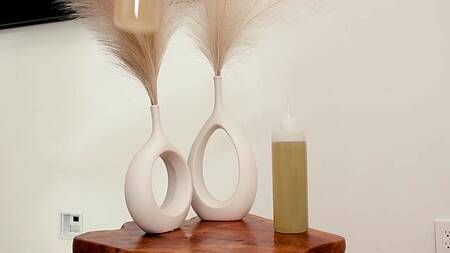 Не удержался и выебал массажистку, которую заказала ему девушка