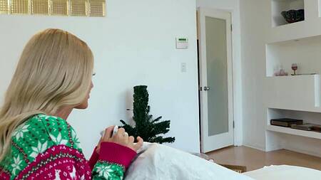 Муж под новый год трахает развратную подругу жены