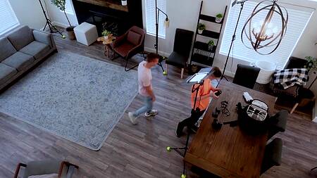 Молодые парни забывают снять порнуху с милфами