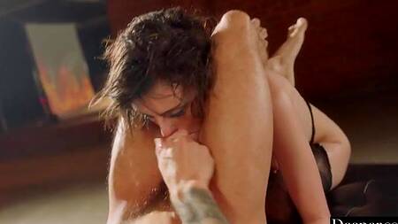 Angel Windell подчиняется и тащится от грубой ебли