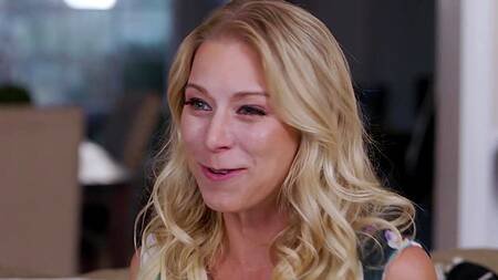 Зрелые подруги встречаются с молодыми и ебутся в групповухе