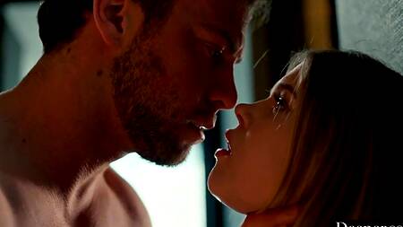 Lena Paul встречается с двумя, с двумя же и ебется