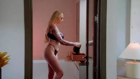 Счастливую Kendra Sunderland негры ебут в три члена