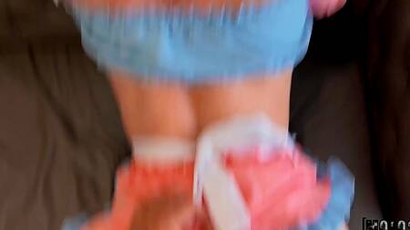 Милая Sweetie Fox с большой попой дает в анальную дырочку