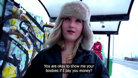 Подцепил блонду на остановке и выебал её за деньги