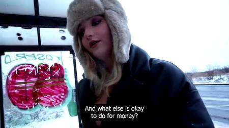 Подцепил блонду на остановке и выебал её за деньги