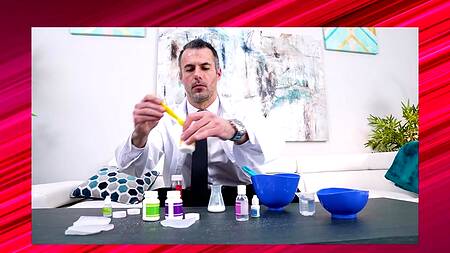 Опытный мужик трахает трех милых девушек