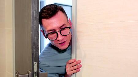 Увидел фотку сисек мачехи и выебал её крепким членом