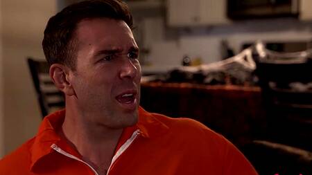 Вызвать духов не получилось, но хотя бы групповым сексом занялись