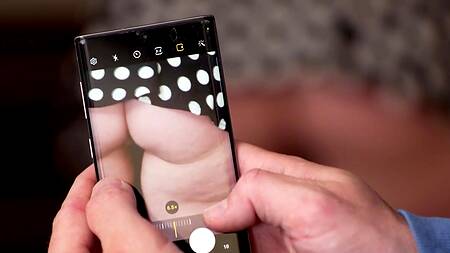 Мачеха в короткой юбке отдается в сочную жопу