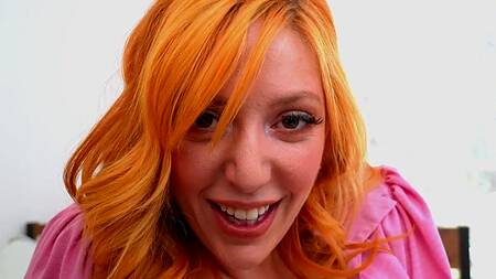 Лизание больших сисек мачехи заканчивается еблей