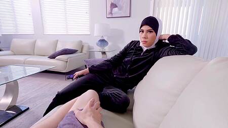 Mila Marie стала мусульманкой, но ебаться не перестала