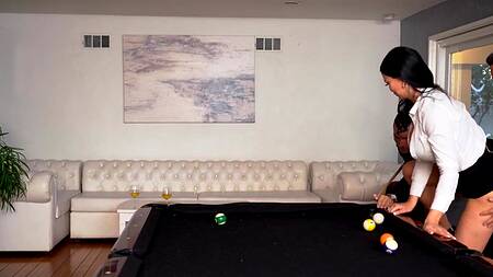 Выпили вина и выебали в два члена зрелую Jasmine Jae