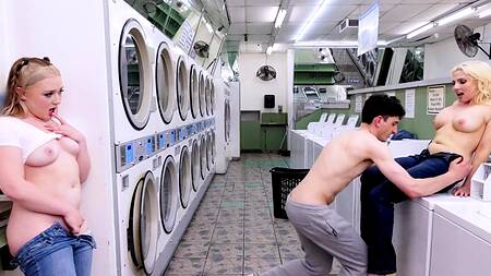 Девка наслаждается ЖМЖ в прачечной с парнем и милфой
