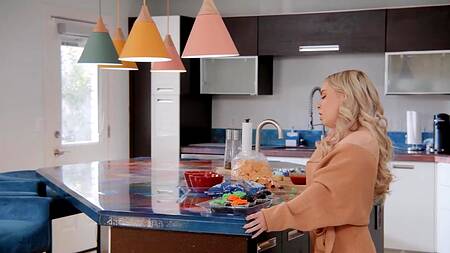 London River пригласила на барбекю двух соседей и отдалась в обе дырки