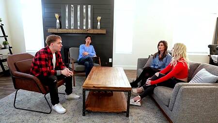 Красивые сестры обмениваются парнями и страстно ебутся