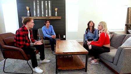 Красивые сестры обмениваются парнями и страстно ебутся