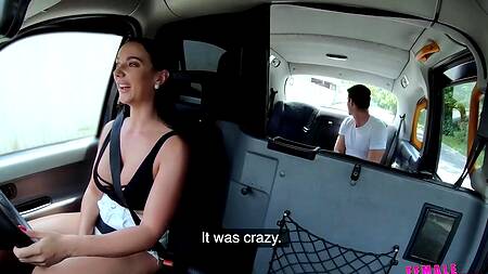 Красивая таксистка Lady Gang берет перерыв и ебется