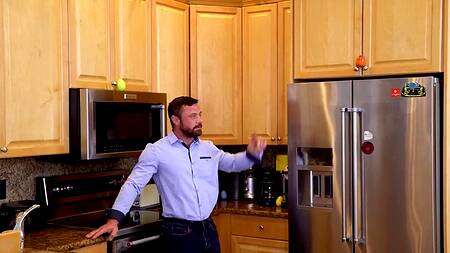 Мужик на пасху трахнул жену и пошлую падчерицу