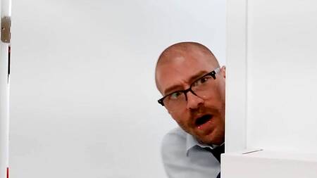 Застал коллег за лесбийской еблей на работе и трахнул их двух