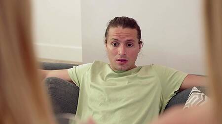 Сводные сестры измерили член брата занялись сексом втроем