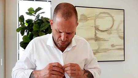 Rachel Starr говорит с мужем по телефону и ебется с коллегой