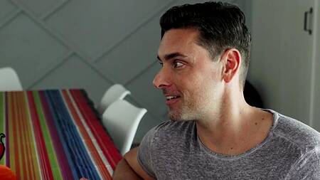 Грудастая Alyx Star на празднике дает двум сводным братьям